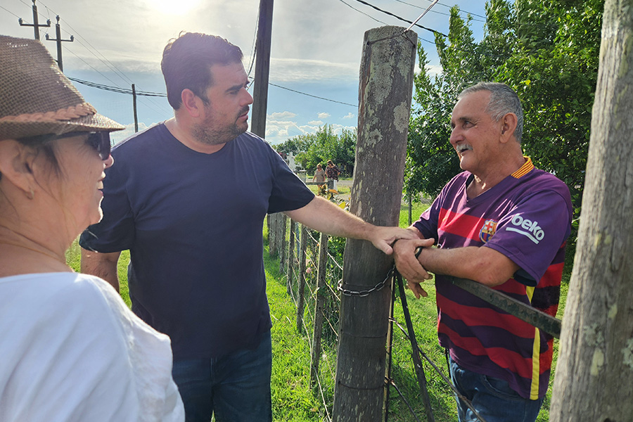 Nicolás Olivera visitó Merinos y Morató, donde se pavimentaron calles y se reforzará el alumbrado