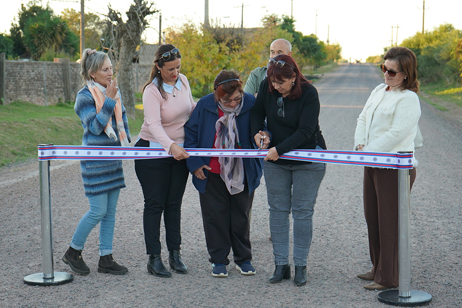 Intendente conta la cinta con vecina de la zona