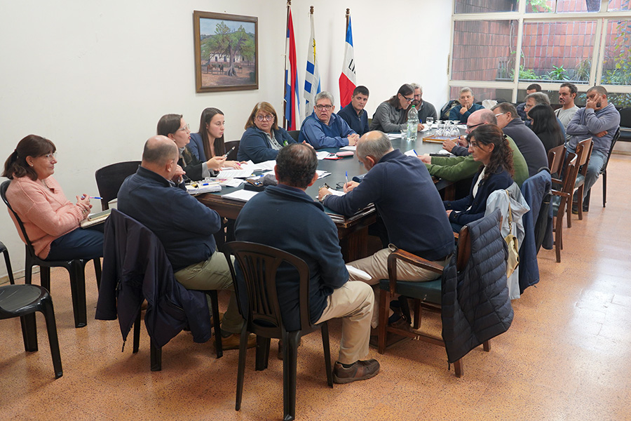 Reunion de funcionarios encargados de la Comisión de Ascensos
