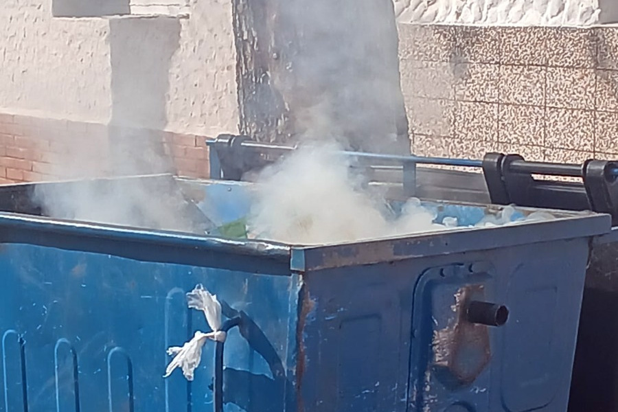 Volqueta con fuego dentro