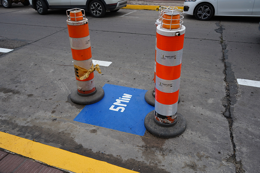 Pintado de señales en calle