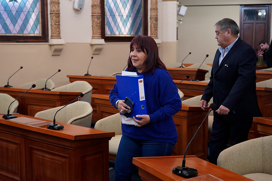 Intendente ingresando a la Junta