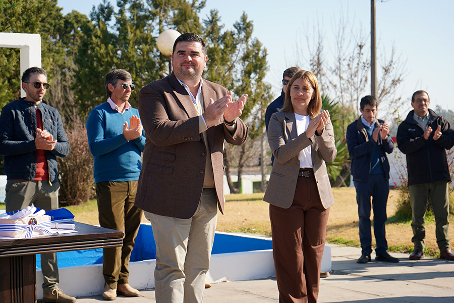 Intendente junto a alcalde de Quebracho