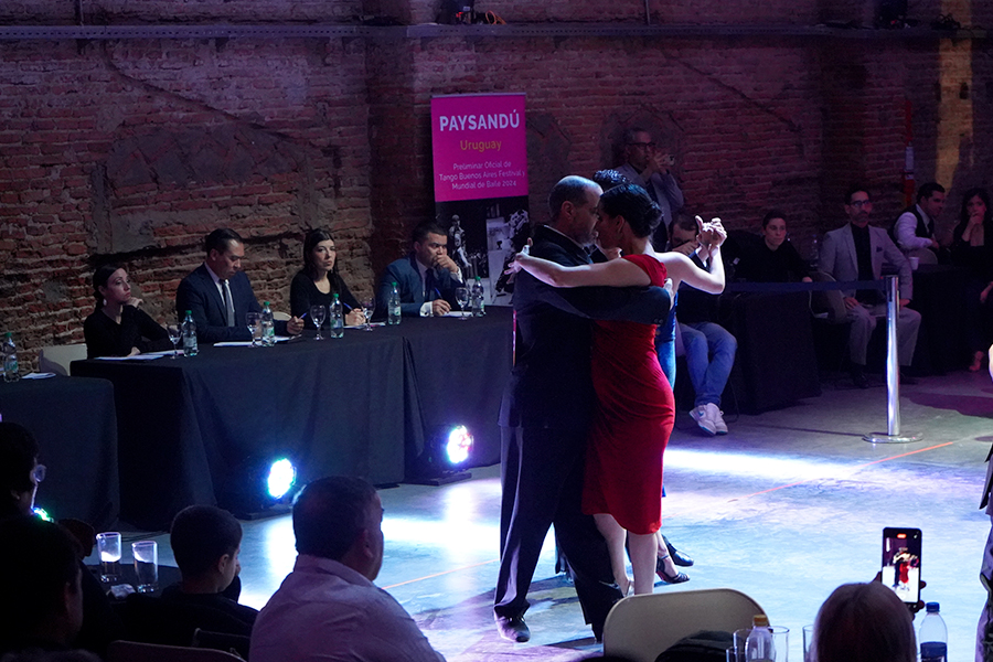 Bailarines de tango