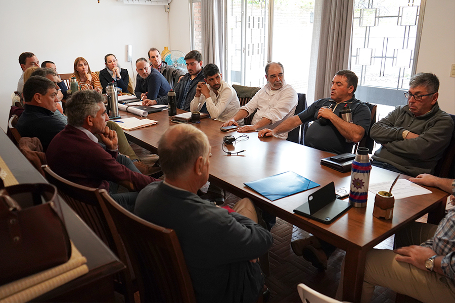 Intendente reunido con alcaldes