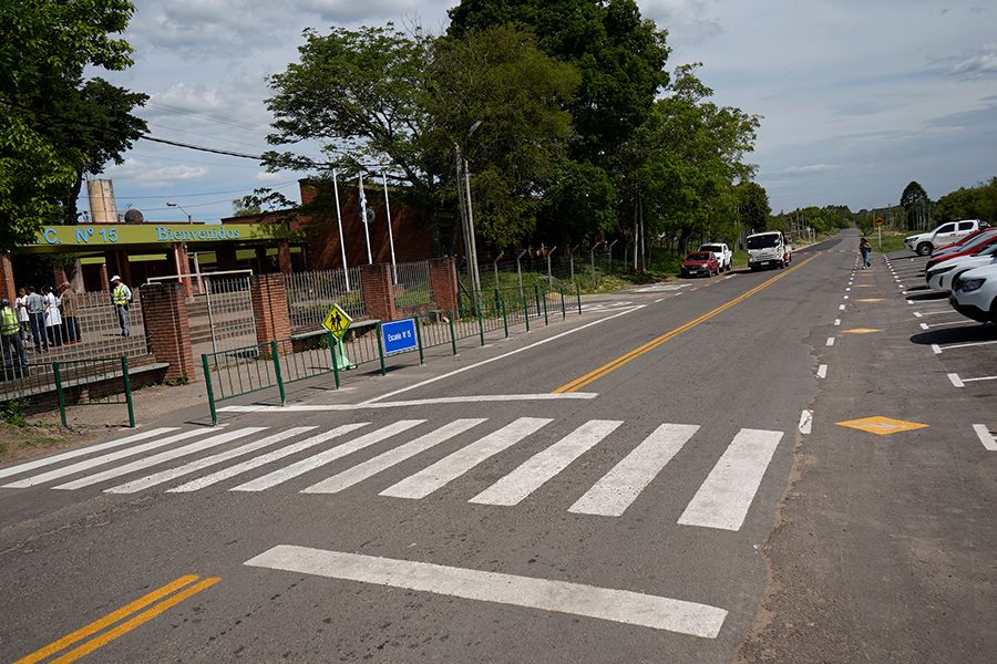 Obras de tránsito frente a la escuela