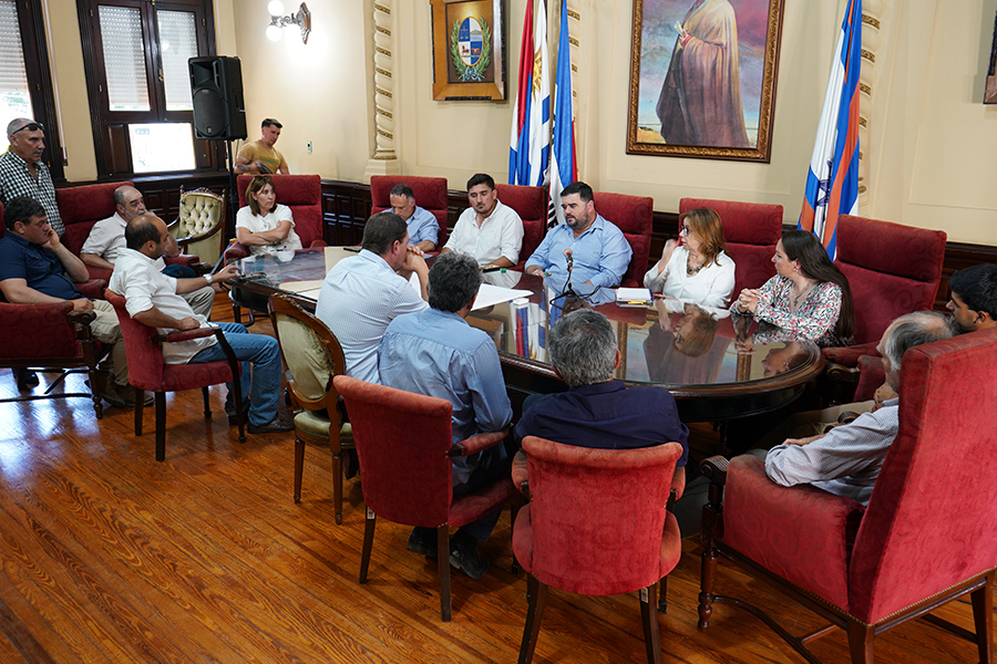 Intendente junto a Alcaldes