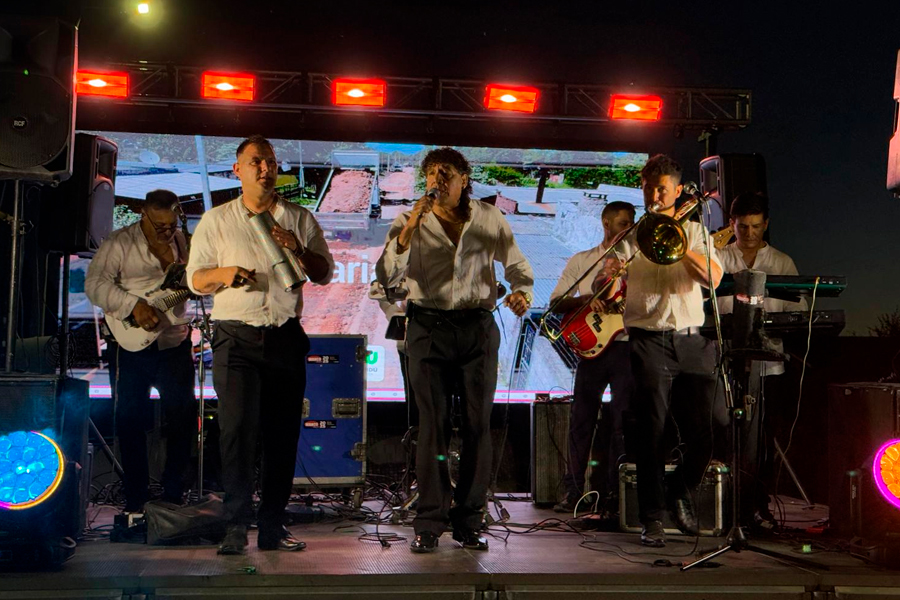 La banda Wanco tocando en vivo