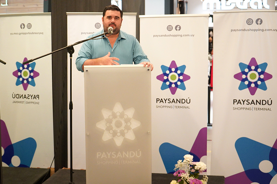 Intendente dando discurso