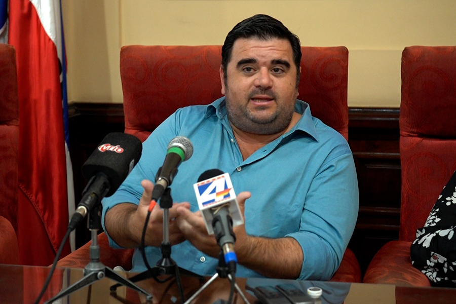 Intendente en rueda de prensa
