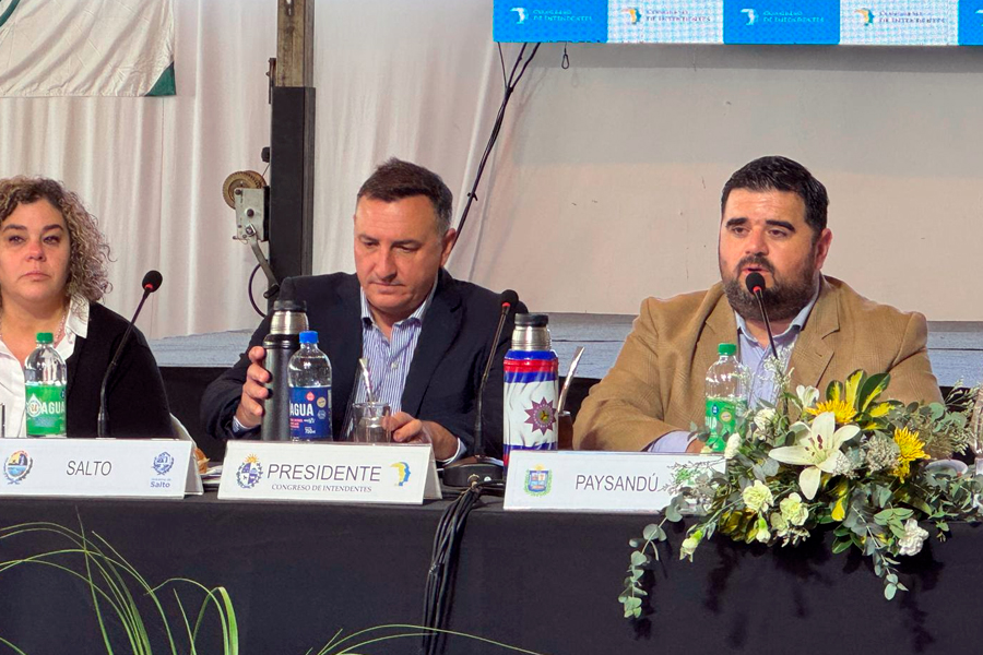 Intendente Olivera en Congreso de Intendentes
