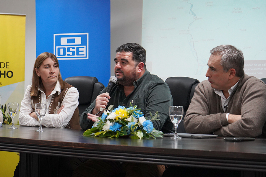 Intendente tomando la palabra