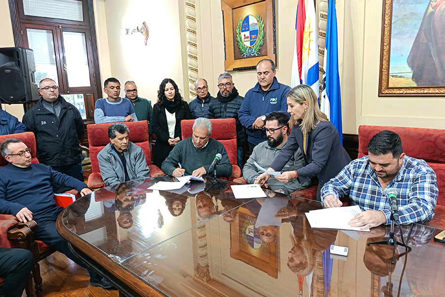 Rueda de prensa y firma de acuerdo