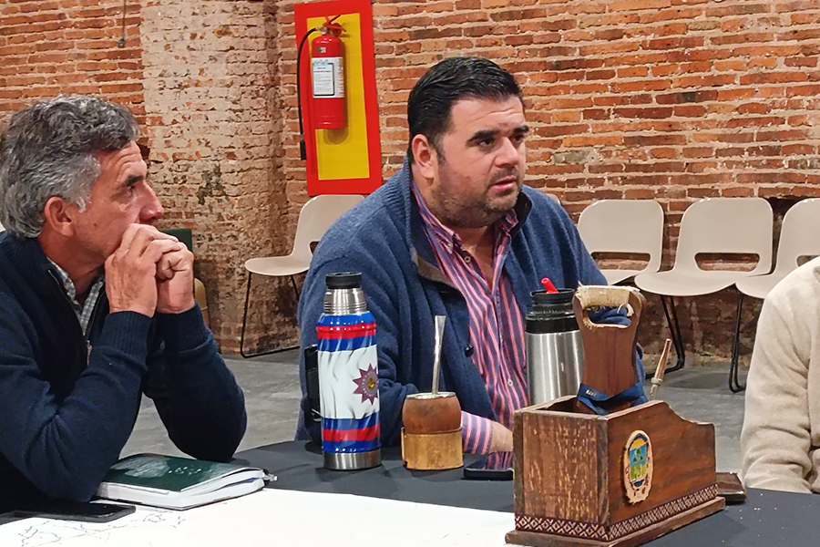 Alcaldes y directores reunidos