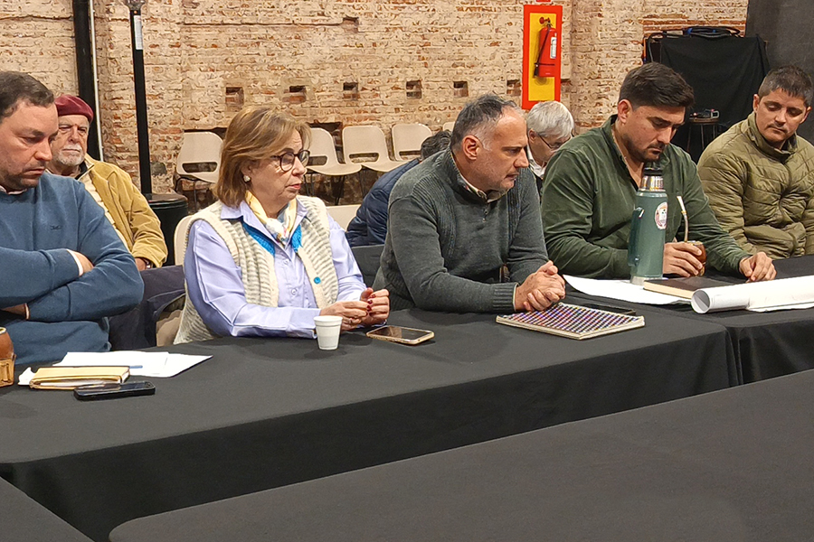 Alcaldes y directores reunidos